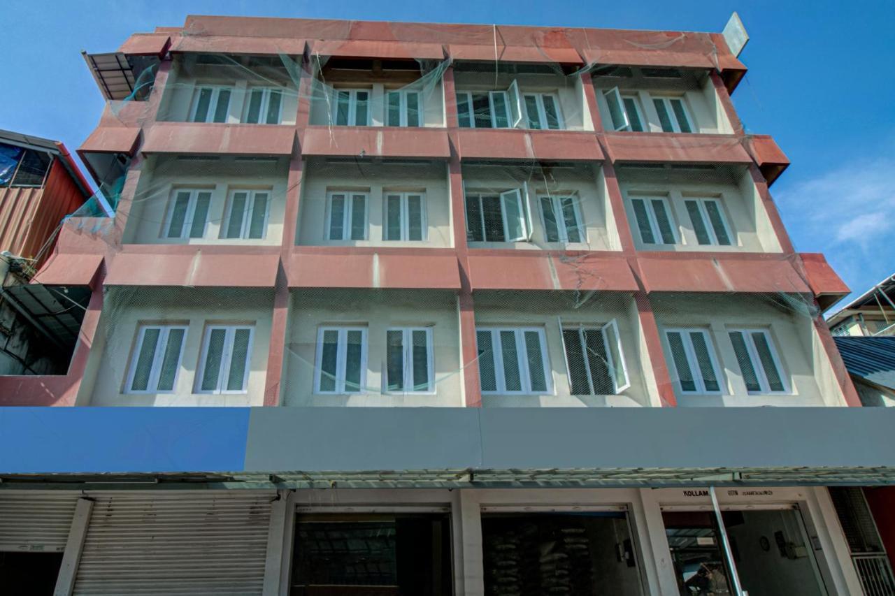 Spot On J P Tourist Home Kollam Buitenkant foto